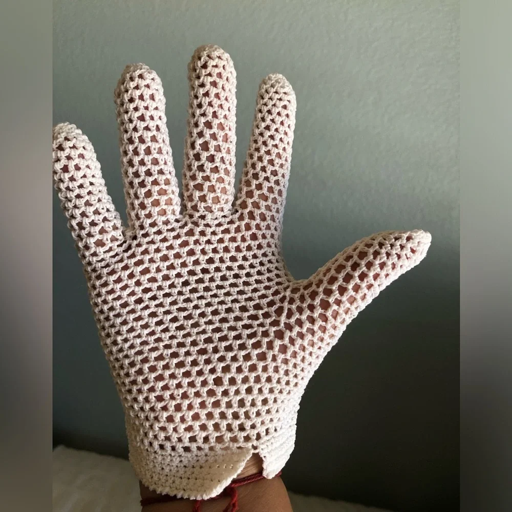 VTG cotton crochet creme gloves best fits small to medium size hands